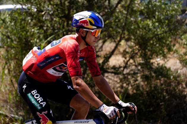 The red jersey Italy s Davide Donati of Red Bull - Bora - Hansgrohe Rookies during Stage 2 of the Giro Next Gen 2026, from Tropea to Crotone, Italy, Monday, June 15, 2026.  Copyright: xFabioxFerrari LaPressex