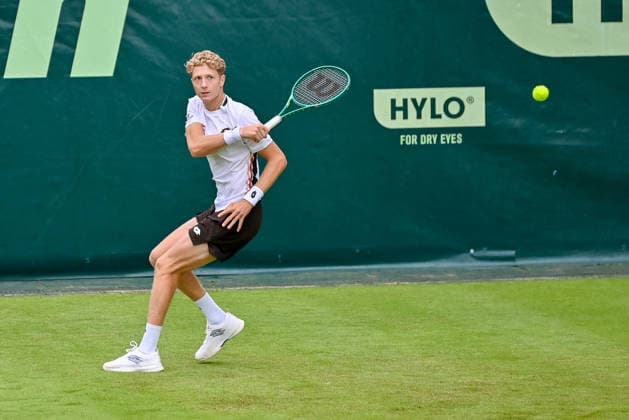 Martin Landaluce (ESP) schlaegt den Ball mit der Vorhand TERRA WORTMANN Open 2026, Tennis, ATP, Tennis Herren Tennis Herren 500, Turnier, Hauptfeld, 15.06.2026, TERRA WORTMANN Open 2026, Tennis, ATP, Tennis Herren 500, Turnier, Hauptfeld, 15.06.2026 Halle