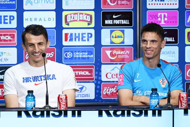 Alexandria, USA, 150626. Croatian national football team press conference, PK, Pressekonferenz at the training center of the World Cup base camp, located at the Episcopal Gymnasium. In the photo: Ante Budimir, Nikola Moro. Photo: Boris Kovacev CROPIX Copyright: xxBorisxKovacevx budimir_moro2-140626
