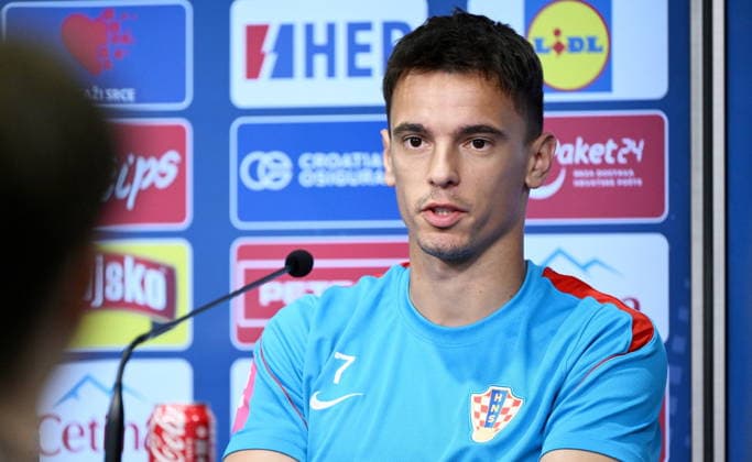 Alexandria, USA, 150626. Croatian national football team press conference, PK, Pressekonferenz at the training center of the World Cup base camp, located at the Episcopal Gymnasium. In the photo: Nikola Moro. Photo: Boris Kovacev CROPIX Copyright: xxBorisxKovacevx budimir_moro7-140626