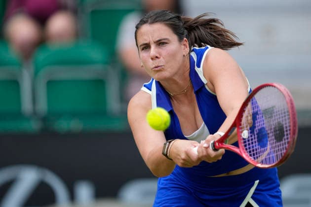 Lexus Nottingham Open - Day One Emma Navarro of the United States competes during the Round of 32 match at the 2026 Lexus Nottingham Open Women s tennis tournament at the Nottingham Tennis Centre in Nottingham, England, on June 15, 2026. Nottingham United Kingdom  Copyright: xOwenxHammondx originalFilename:hammond-2026lexu260615_npdql.jpg