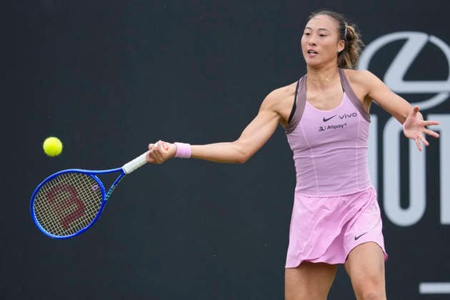 Lexus Nottingham Open - Day One Qinwen Zheng of China competes during her Round of 32 match at the 2026 Lexus Nottingham Open Women s tennis tournament at the Nottingham Tennis Centre in Nottingham, England, on June 15, 2026. Nottingham United Kingdom  Copyright: xOwenxHammondx originalFilename:hammond-2026lexu260615_npv3E.jpg
