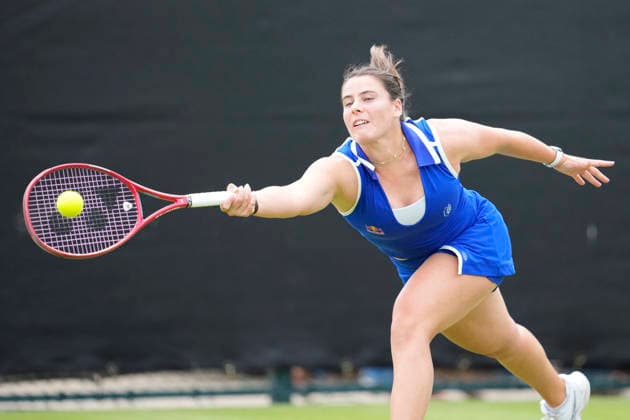 Lexus Nottingham Open - Day One Emma Navarro of the United States competes during the Round of 32 match at the 2026 Lexus Nottingham Open Women s tennis tournament at the Nottingham Tennis Centre in Nottingham, England, on June 15, 2026. Nottingham United Kingdom  Copyright: xOwenxHammondx originalFilename:hammond-2026lexu260615_npx6L.jpg