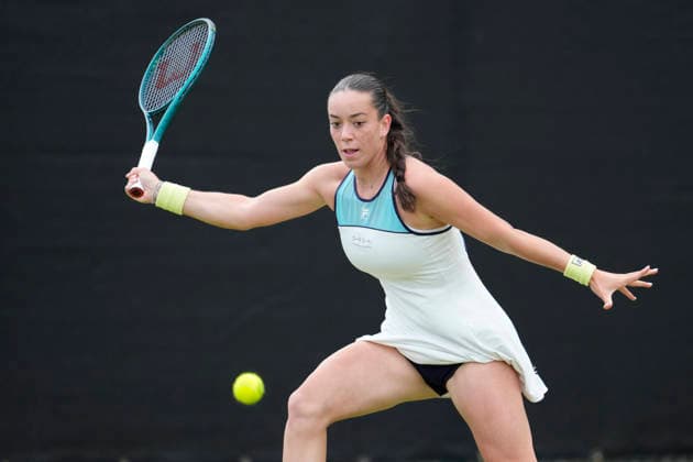 Lexus Nottingham Open - Day One Tereza Valentova of the Czech Republic competes during her Round of 32 match at the 2026 Lexus Nottingham Open Women s tennis tournament at the Nottingham Tennis Centre in Nottingham, England, on June 15, 2026. Nottingham United Kingdom  Copyright: xOwenxHammondx originalFilename:hammond-2026lexu260615_npKjc.jpg
