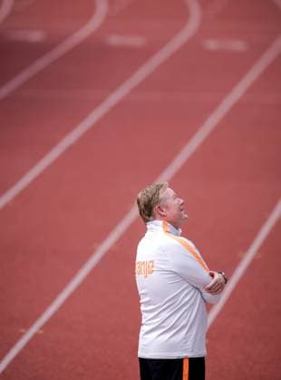 DALLAS - National coach Ronald Koeman prior to a training session of the Dutch national team, Nationalteam on the grounds of Southern Methodist University, on June 15, 2026, in Dallas. The Dutch team is preparing for the World Cup match against Sweden. ROBIN VAN LONKHUIJSEN ANP xVIxANPxSportx xxANPxIVx 561097914 originalFilename: 561097914.jpg