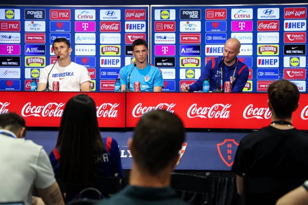 Croatia Training And press conference, PK, Pressekonferenz - FIFA World Cup, WM, Weltmeisterschaft, Fussball 2026 Ante Budimir and Nikola of Croatia speak to the media during a press conference of Croatia National Football Team at training centre at Episcopal High School on June 15, 2026 in Alexandria, Virginia.  IgorxKralj PIXSELL