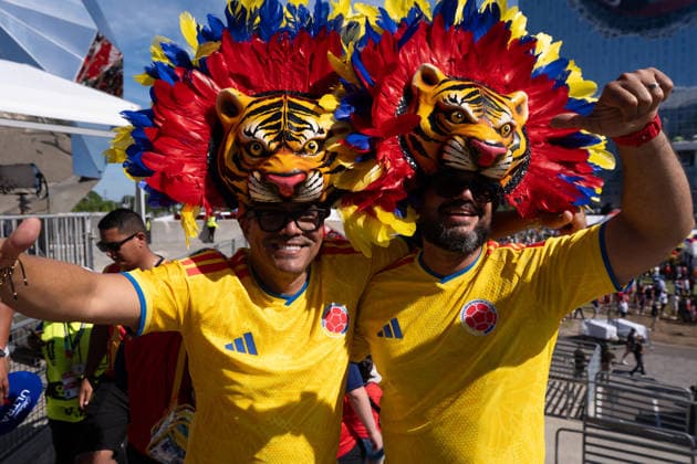 Spanish Fans March to Mercedes-Benz Stadium Ahead of Spain-Cape Verde World Cup Match ATLANTA, GEORGIA, USA - JUNE 15: Hundreds of Spanish supporters gather at Casa Espana in downtown Atlanta before marching together to Mercedes-Benz Stadium ahead of Spain s FIFA World Cup, WM, Weltmeisterschaft, Fussball Group H match against Cape Verde in Atlanta, Georgia, United States on June 15, 2026. Fans dressed in Spain s national colors waved flags, chanted songs, and created a festive atmosphere as they made their way to the stadium for the team s tournament opener. Lokman Vural Elibol Anadolu Georgia United States. Editorial use only. Please get in touch for any other usage.  Copyright: x2026xAnadoluxLokmanxVuralxElibolx