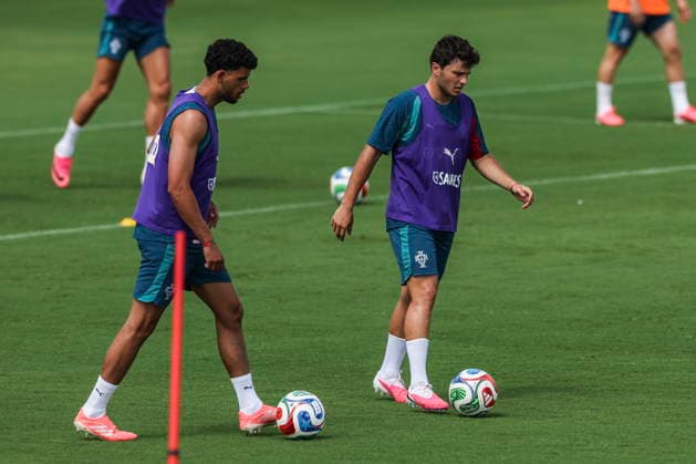 FIFA World Cup, WM, Weltmeisterschaft, Fussball 2026 - Portugal training session Portugal s Matheus Nunes (L) and Joao Neves (R) participate in a training session of Portugal s national team, Nationalteam at Garden District Park in Palm Beach, Florida, USA, 15 June 2026. Palm Beach Florida Estados Unidos  Copyright: xMIGUELxA.xLOPESx