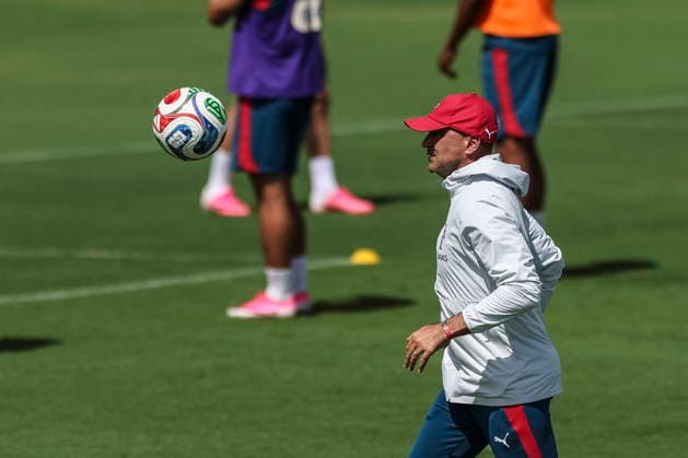 FIFA World Cup, WM, Weltmeisterschaft, Fussball 2026 - Portugal training session Portugal s coach Roberto Martinez during a training session of Portugal s national team, Nationalteam at Garden District Park in Palm Beach, Florida, USA, 15 June 2026. Palm Beach Florida United States  Copyright: xMIGUELxA.xLOPESx