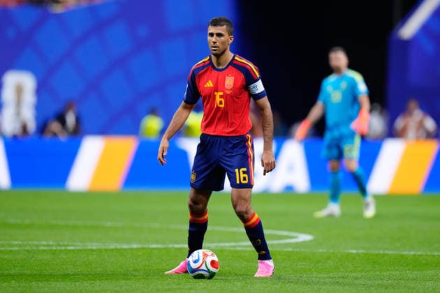 Spain v Cape Verde - FIFA World Cup, WM, Weltmeisterschaft, Fussball 2026 - Group H ATLANTA, UNITED STATES - JUNE 15: Rodri Hernandez (16) of Spain controls the ball during the 2026 FIFA World Cup First Stage Group H match between Spain and Cape Verde at Mercedes-Benz Stadium (Atlanta Stadium) in Atlanta, Georgia, United States on June 15, 2026. Jose Hernandez Anadolu Georgia United States. Editorial use only. Please get in touch for any other usage.  Copyright: x2026xAnadoluxJosexHernandezx