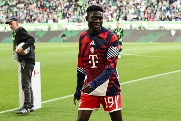 Bara Sapoko Ndiaye (FC Bayern München,39) - 1. Fussball Bundesliga Saison 2025-2026 Punktspiel VfL Wolfsburg vs. FC Bayern München in der Volkswagen Arena in Wolfsburg - Fussball,Deutschland,Mann,Männer,09.05.2026 *** Bara Sapoko Ndiaye, FC Bayern Munich, 39, 1st Bundesliga season 2025–2026, league match between VfL Wolfsburg and FC Bayern Munich at the Volkswagen Arena in Wolfsburg, soccer, Germany, man, men, May 9, 2026,detected_source_language
