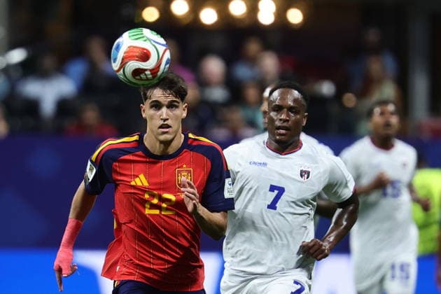 FIFA World Cup, WM, Weltmeisterschaft, Fussball 2026 - Group H - Spain vs Cabo Verde Pau Cubarsi (L) of Spain and Jovane Cabral of Cape Verde in action during the FIFA World Cup 2026 group stage match Spain vs Cabo Verde, in Atlanta, USA, 15 June 2026. ATLANTA United States  Copyright: xRONALDxWITTEKx
