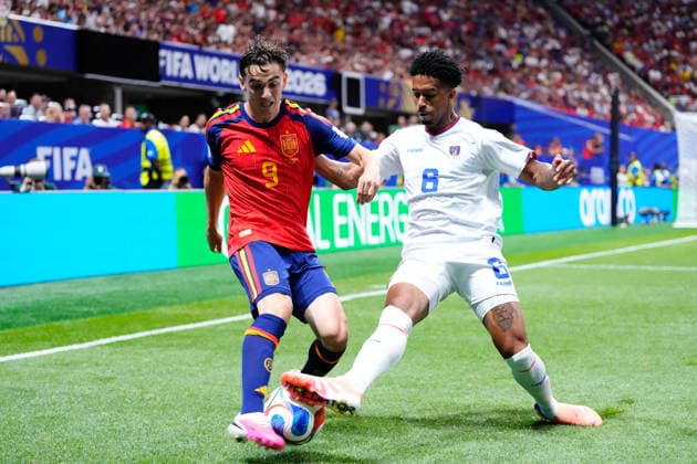 Spain v Cape Verde - FIFA World Cup, WM, Weltmeisterschaft, Fussball 2026 - Group H ATLANTA, UNITED STATES - JUNE 15: Pablo Martin Gavi (9) of Spain and Kevin Pina (8) of Capo Verde compete for the ball during the 2026 FIFA World Cup First Stage Group H match between Spain and Cape Verde at Mercedes-Benz Stadium (Atlanta Stadium) in Atlanta, Georgia, United States on June 15, 2026. Jose Hernandez Anadolu Georgia United States. Editorial use only. Please get in touch for any other usage.  Copyright: x2026xAnadoluxJosexHernandezx