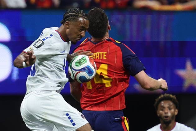 FIFA World Cup, WM, Weltmeisterschaft, Fussball 2026 - Group H - Spain vs Cabo Verde Dailon Livramento (L) of Cape Verde and Aymeric Laporte of Spain in action during the FIFA World Cup 2026 group stage match Spain vs Cabo Verde, in Atlanta, USA, 15 June 2026. ATLANTA United States  Copyright: xRONALDxWITTEKx