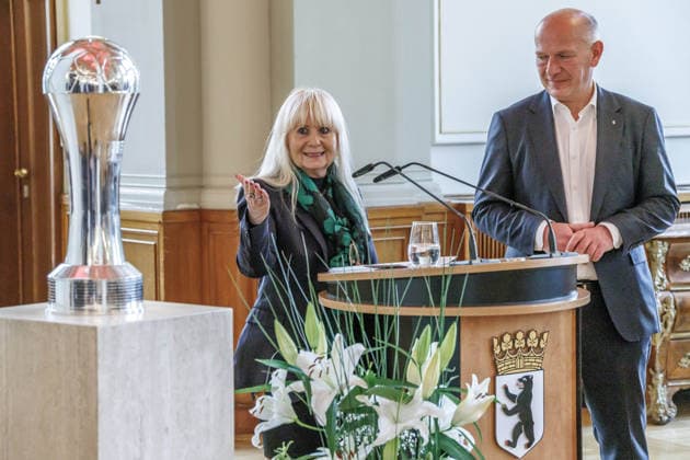 15.06.2026, Berlin, Bürgermeister Kai Wegner empfängt die Handball Manschaft Füchse Berlin am Roten Rathauses. Bürgermeister Kai Wegner empfängt die Füchse Berlin