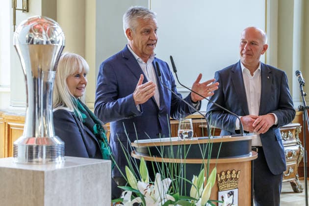 15.06.2026, Berlin, Bürgermeister Kai Wegner empfängt die Handball Manschaft Füchse Berlin am Roten Rathauses. Bürgermeister Kai Wegner empfängt die Füchse Berlin