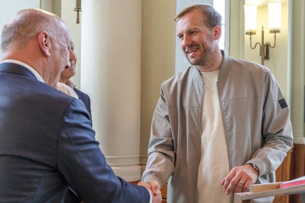 15.06.2026, Berlin, Bürgermeister Kai Wegner empfängt die Handball Manschaft Füchse Berlin am Roten Rathauses. Bürgermeister Kai Wegner empfängt die Füchse Berlin