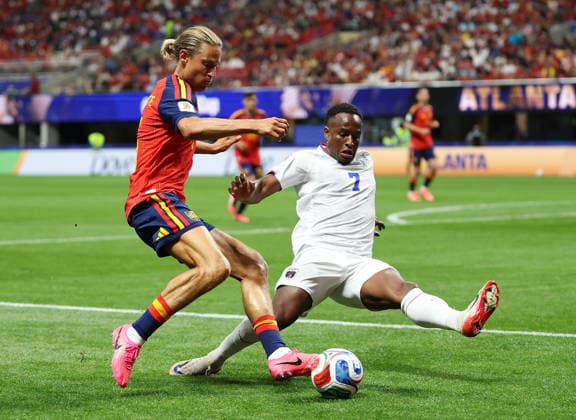 (260616) -- ATLANTA, June 16, 2026 -- Jovane Cabral (R) of Cape Verde vies with Marcos Llorente of Spain during the group H match between Spain and Cape Verde at the 2026 FIFA World Cup, WM, Weltmeisterschaft, Fussball at Atlanta Stadium in Atlanta, the United States, June 15, 2026. ) (SP)U.S.-ATLANTA-FOOTBALL-FIFA WORLD CUP-GROUP H-ESP VS CPV WangxKaiyan 