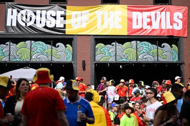 Belgium vs Egypt - 2026 FIFA World Cup, WM, Weltmeisterschaft, Fussball SEATTLE, USA - JUNE 15 : Fans of Belgium pictured in front of the House of the Devils during the FIFA World Cup 2026 Group G match between Belgium and Egypt at the Lumen Field stadium on June 15, 2026 in Seattle, USA, 15 06 2026 Seattle United States of America  Copyright: xNicoxVereeckenx
