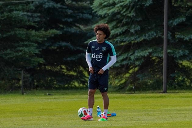 Panama Training Day - 2026 FIFA World Cup, WM, Weltmeisterschaft, Fussball Adalberto CARRASQUILLA 08 of Panama national football team warms-up during the training day ahead the 2026 FIFA World Cup Group L match against Ghana at Nottawasaga Resort. on June 15, 2026 in Toronto, Canada. (Photo by Leonardo Ramirez Eyepix Group) Copyright: xLeonardoxRamirezx xEyepixxGroupx LR15062026-02854