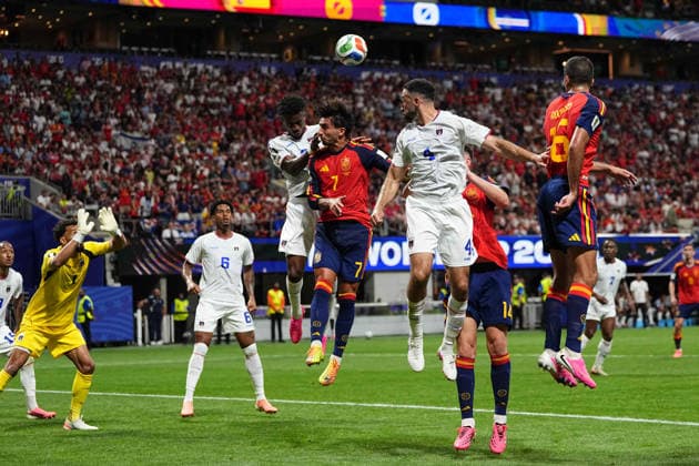 Ferran Torres (Spain) and Laros Duarte (Cabo Verde) battle for the ball during Spain and Cape Verde, Group H FIFA World Cup, WM, Weltmeisterschaft, Fussball 2026, Atlanta Stadium, Atlanta, United States on June 15, 2026. Thor Wegner DeFodi Images. (Photo by DeFodi Images) -
