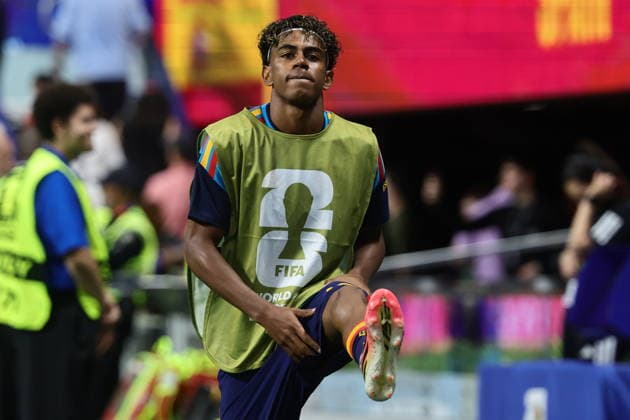 FIFA World Cup, WM, Weltmeisterschaft, Fussball 2026 - Group H - Spain vs Cabo Verde Lamine Yamal of Spain goes through warm-up routines during the FIFA World Cup 2026 group stage match Spain vs Cabo Verde, in Atlanta, USA, 15 June 2026. ATLANTA United States  Copyright: xRONALDxWITTEKx