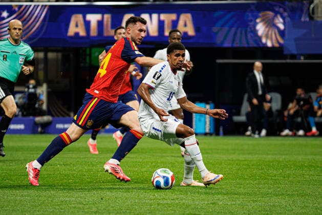 Aymeric Laporte and Laros Duarte seen during FIFA World Cup, WM, Weltmeisterschaft, Fussball 2026 game between national teams of Spain and Cabo Verde (Grzegorz Wajda Ball Raw Images) Atlanta Monterrey Stadium USA Copyright: xGrzegorzxWajdax grzegorzwajda_spain_capeverde_2526-27