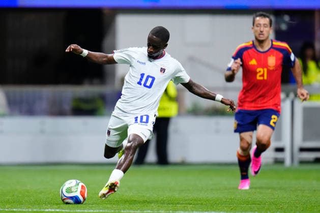 Spain v Cape Verde - FIFA World Cup, WM, Weltmeisterschaft, Fussball 2026 - Group H ATLANTA, UNITED STATES - JUNE 15: Jamiro Monteiro (10) of Cape Verde kicks the ball during the 2026 FIFA World Cup First Stage Group H match between Spain and Cape Verde at Mercedes-Benz Stadium (Atlanta Stadium) in Atlanta, Georgia, United States on June 15, 2026. Jose Hernandez Anadolu Georgia United States. Editorial use only. Please get in touch for any other usage.  Copyright: x2026xAnadoluxJosexHernandezx