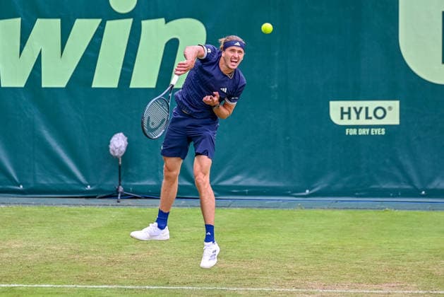 Alexander Zverev (GER) schlaegt auf TERRA WORTMANN Open 2026, Tennis, ATP, Tennis Herren Tennis Herren 500, Turnier, Hauptfeld, 15.06.2026, TERRA WORTMANN Open 2026, Tennis, ATP, Tennis Herren 500, Turnier, Hauptfeld, 15.06.2026 Halle
