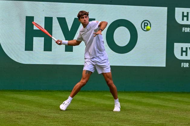 Flavio Cobolli (ITA) erwartet den Ball auf der Vorhand TERRA WORTMANN Open 2026, Tennis, ATP, Tennis Herren Tennis Herren 500, Turnier, Hauptfeld, 15.06.2026, TERRA WORTMANN Open 2026, Tennis, ATP, Tennis Herren 500, Turnier, Hauptfeld, 15.06.2026 Halle