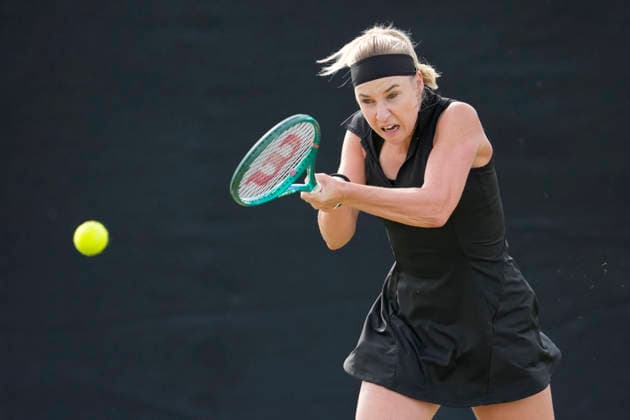 Lexus Nottingham Open - Day One Anna Blinkova in action during her Round of 32 match at the 2026 Lexus Nottingham Open Women s tennis tournament at the Nottingham Tennis Centre in Nottingham, England, on June 15, 2026. Nottingham Great Britain United Kingdom  Copyright: xOwenxHammondx originalFilename:hammond-2026lexu260615_npU44.jpg