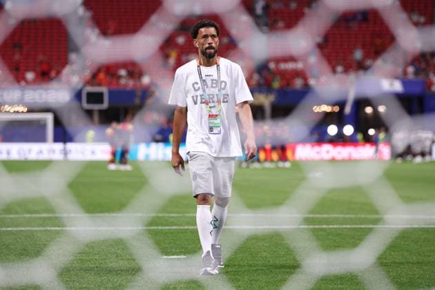 Spain v Cabo Verde: Group H - FIFA World Cup, WM, Weltmeisterschaft, Fussball 2026 Vozinha of Cape Verde walks the pitch before the FIFA World Cup Group H match between Spain and Cape Verde at the Mercedes-Benz Stadium in Atlanta, United States, on June 15, 2026. Atlanta Georgia United States  Copyright: xMIxNewsx originalFilename:fletcher-spainvsc260615_npmog.jpg