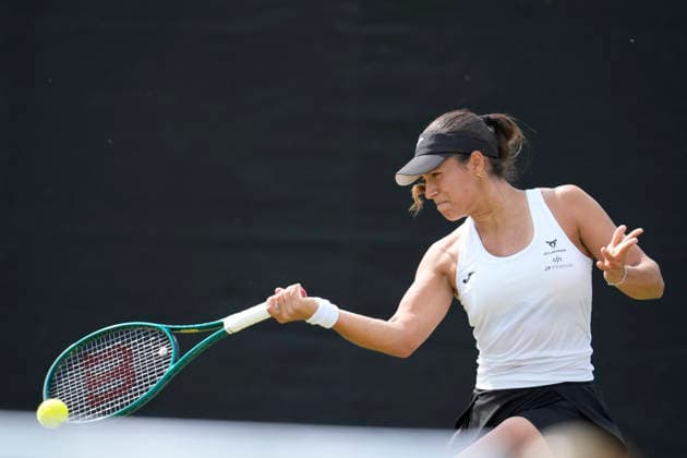 Lexus Nottingham Open - Day One Jessica Bouzas Maneiro of Spain in action during her Round of 32 match at the 2026 Lexus Nottingham Open Women s tennis tournament at the Nottingham Tennis Centre in Nottingham, England, on June 15, 2026. Nottingham Great Britain United Kingdom  Copyright: xOwenxHammondx originalFilename:hammond-2026lexu260615_npKH7.jpg