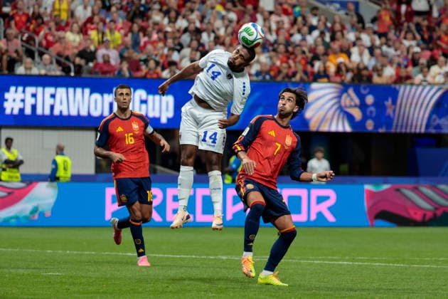Spain s Rodri (L) and Ferran Torres (R) in action against Cape Verde s Deroy Duarte (C) during the 2026 FIFA World Cup, WM, Weltmeisterschaft, Fussball group H soccer match between Spain and Cape Verde at Mercedes-Benz Stadium, in Atlanta, Georgia, United States, 15 June 2026. FIFA World Cup 2026 - Group H - Spain vs. Cape Verde !ACHTUNG: NUR REDAKTIONELLE NUTZUNG!  Copyright: xLavandeiraxJrx GRAF8942 20260615-55020605024_1