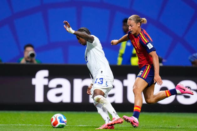 Spain v Cabo Verde: Group H - FIFA World Cup, WM, Weltmeisterschaft, Fussball 2026 Marcos Llorente of Spain and Sidny Lopes Cabral of Cabo Verde compete for the ball during the FIFA World Cup 2026 Group H match between Spain and Cabo Verde at Atlanta Stadium on June 15, 2026 in Atlanta, United States. Atlanta GA United States  Copyright: xJosexBretonx originalFilename:bretonhernandez-spainvca260615_npgEn.jpg