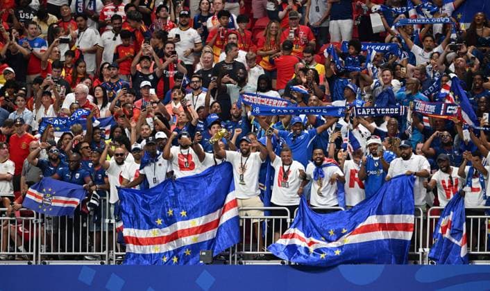 . - Spain v Cape Verde, FIFA World Cup, WM, Weltmeisterschaft, Fussball 2026, Group H, Mercedes Benz Stadium, Atlanta Stadium, Atlanta, Georgia, USA, 15th June 2026. DC Photos Crystal Pix Cape Verde fans celebrate at the full time whistle after the 0-0 draw with Spain. - Spain v Cape Verde, FiFA World Cup 2026, Group H, Mercedes Benz Stadium, Atlanta Stadium, Atlanta, Georgia, USA, 15th June 2026. DC Photos Crystal Pix Atlanta Atlanta Stadium United States Of America Copyright: xDCxPhotosx CP_Spain_Cape_Verde_150626_DC12