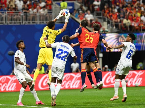 (260616) -- ATLANTA, June 16, 2026 -- Goalkeeper Vozinha (2nd L) of Cape Verde saves the ball during the group H match between Spain and Cape Verde at the 2026 FIFA World Cup, WM, Weltmeisterschaft, Fussball at Atlanta Stadium in Atlanta, the United States, June 15, 2026. ) (SP)U.S.-ATLANTA-FOOTBALL-FIFA WORLD CUP-GROUP H-ESP VS CPV JuxHuanzong 