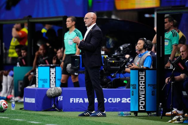 Spain v Cabo Verde: Group H - FIFA World Cup, WM, Weltmeisterschaft, Fussball 2026 Luis de la Fuente, head coach of Spain, looks on during the FIFA World Cup 2026 Group H match between Spain and Cabo Verde at Atlanta Stadium on June 15, 2026 in Atlanta, United States. Atlanta GA United States  Copyright: xJosexBretonx originalFilename:bretonhernandez-spainvca260615_npZFN.jpg