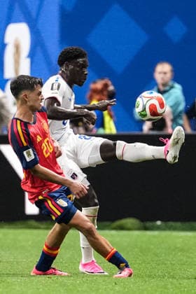 Joao Paulo of Cabo Verde (R) passes the ball under pressure from Pedri of Spain (L) during a FIFA Menâ€™s World Cup 2026 Group Stage football match between Spain and Cabo Verde at Atlanta Stadium, in Atlanta on June 15th 2026 (Photo by Alexandra Fechete SPP)  Copyright: xAlexandraxFechete SPPx Sportspressphoto_SPR167433