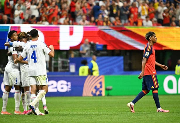 (260616) -- ATLANTA, June 16, 2026 -- Lamine Yamal (1st R) of Spain reacts after the group H match between Spain and Cape Verde at the 2026 FIFA World Cup, WM, Weltmeisterschaft, Fussball at Atlanta Stadium in Atlanta, the United States, June 15, 2026. ) (SP)U.S.-ATLANTA-FOOTBALL-FIFA WORLD CUP-GROUP H-ESP VS CPV JuxHuanzong 