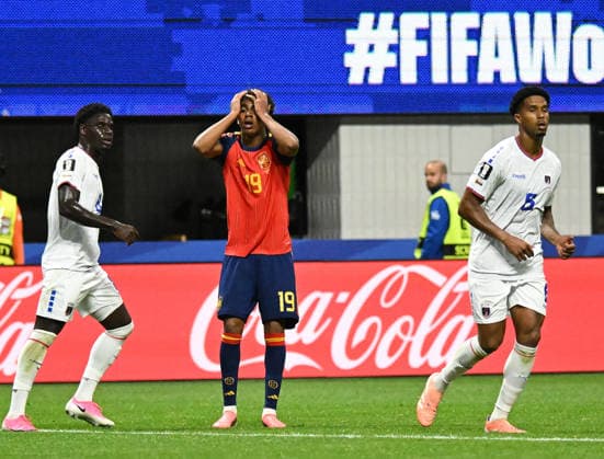 (260616) -- ATLANTA, June 16, 2026 -- Lamine Yamal (C) of Spain reacts after losing a chance during the group H match between Spain and Cape Verde at the 2026 FIFA World Cup, WM, Weltmeisterschaft, Fussball at Atlanta Stadium in Atlanta, the United States, June 15, 2026. ) (SP)U.S.-ATLANTA-FOOTBALL-FIFA WORLD CUP-GROUP H-ESP VS CPV JuxHuanzong 