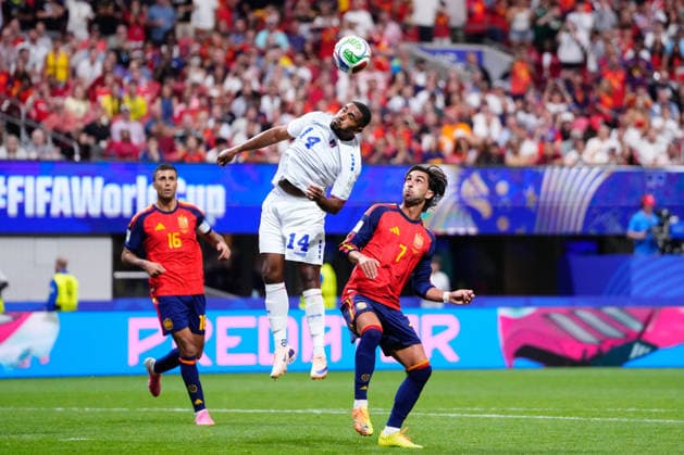 June 15, 2026, Atlanta, Georgia, United States: Deroy Duarte of Cabo Verde and Ferran Torres of Spain compete for the ball during the FIFA World Cup, WM, Weltmeisterschaft, Fussball 2026 Group H match between Spain and Cabo Verde at Atlanta Stadium on June 15, 2026 in Atlanta, United States. Atlanta United States - ZUMAa181 20260615_zaa_a181_066 Copyright: xJosexBretonx
