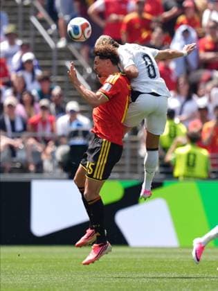Belgium v Egypt - FIFA World Cup, WM, Weltmeisterschaft, Fussball 2026 - Group G SEATTLE, UNITED STATES - JUNE 15: Emam Ashour (8) of Egypt in action against Thomas Meunier (15) of Belgium during the 2026 FIFA World Cup First Stage Group G match between Belgium and Egypt at Lumen Field (Seattle Stadium) in Seattle, Washington, United States on June 15, 2026. Ercin Erturk Anadolu Washington United States. Editorial use only. Please get in touch for any other usage.  Copyright: x2026xAnadoluxErcinxErturkx