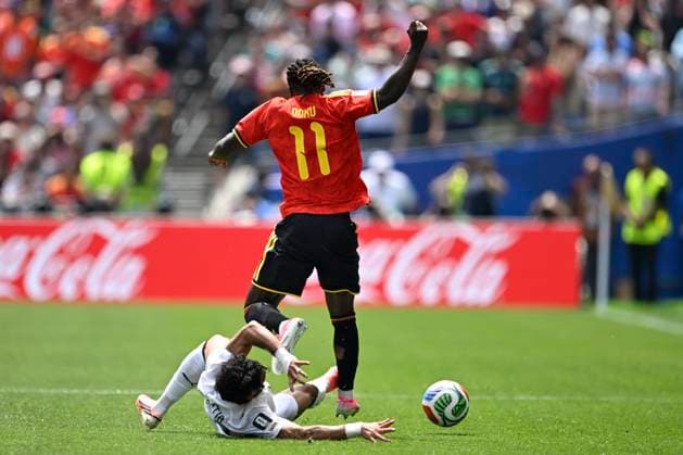 Belgium vs Egypt - 2026 FIFA World Cup, WM, Weltmeisterschaft, Fussball SEATTLE, USA - JUNE 15 : Doku Jeremy forward of Belgium and Attia Marwan midfielder of Egypt battle for the ball during the FIFA World Cup 2026 Group G match between Belgium and Egypt at the Lumen Field stadium on June 15, 2026 in Seattle, USA, 15 06 2026 Seattle United States of America  Copyright: xNicoxVereeckenx