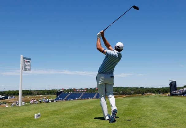 Scottie Scheffler hits a tee shot in a practice round on the Monday before the 126th U.S. Open Golf Championship at Shinnecock Hills Golf Club on Monday, June 15, 2026 in Southampton, New York.  NYP20260615306 JOHNxANGELILLO