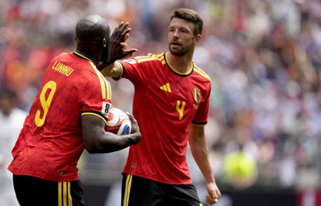 FIFA World Cup, WM, Weltmeisterschaft, Fussball 2026 - Group G - Belgium vs Egypt Romelu Lukaku (L) and Brandon Mechele of Belgium celebrate following an own goal by Egypt during the FIFA World Cup 2026 group stage match Belgium against Egypt, in Seattle, USA, 15 June 2026. SEATTLE United States  Copyright: xSTEPHENxBRASHEARx