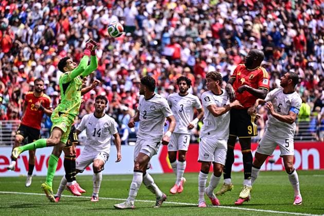 Egypt s goalkeeper Mostafa Shobeir, Egypt s Yasser Ibrahim and Belgium s Romelu Lukaku fight for the ball during a soccer game between Belgian national team, Nationalteam Red Devils and Egypt, on Monday 15 June 2026 in Seattle, the first game in the group stage of the FIFA World Cup, WM, Weltmeisterschaft, Fussball 2026 in the United States of America. The Diables Rouges - Rode Duivels were drawn into Group G. DIRKxWAEM  x177814805x