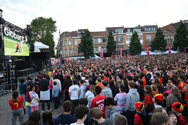Football fans in Brussels follow FIFA World Cup, WM, Weltmeisterschaft, Fussball match from giant screens BRUSSELS, BELGIUM - JUNE 15: Football fans watch the 2026 FIFA World Cup First Stage Group G match between Belgium and Egypt from the giant screens set up in various places in Belgium, Brussels on June 15, 2026. Dursun Aydemir Anadolu Brussels Belgium. Editorial use only. Please get in touch for any other usage.  Copyright: x2026xAnadoluxDursunxAydemirx