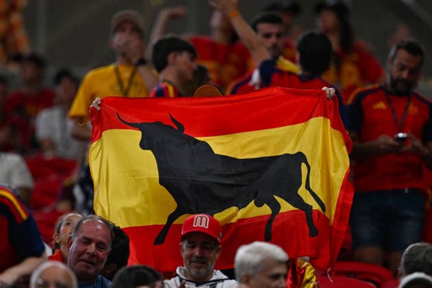ATLANTA, GA - JUNE 15: A Spain fan with a flag during the FIFA World Cup, WM, Weltmeisterschaft, Fussball 2026 Group H match between Spain and Cape Verde on June 15th, 2026 at Atlanta Stadium in Atlanta, GA. (Photo by Rich von Biberstein Icon Sportswire) SOCCER: JUN 15 FIFA World Cup 26 Group H - Spain vs Cabo Verde EDITORIAL USE ONLY Icon260615011