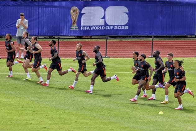 DALLAS, 15-06-2026, Southern Methodist University, World Cup 2026, Netherlands training following yesterday™s match against Japan. Picture shows players making a warming up round Netherlands training in Dallas  x204386809x Copyright:
